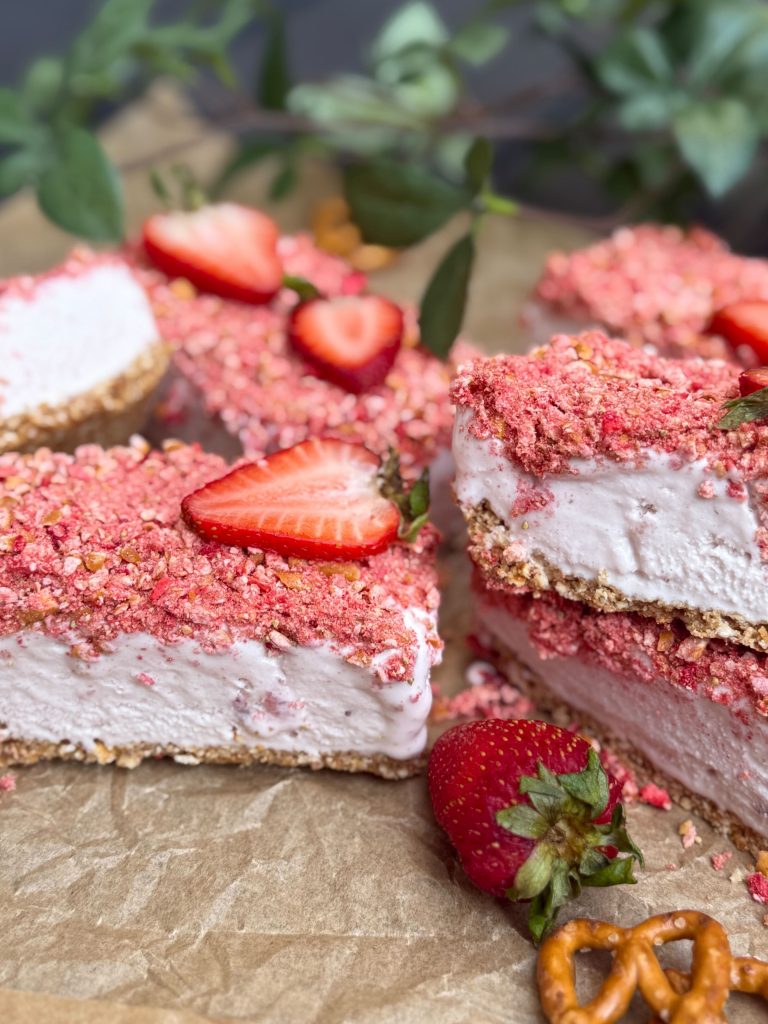 Easy Strawberry Pretzel Ice Cream Bars